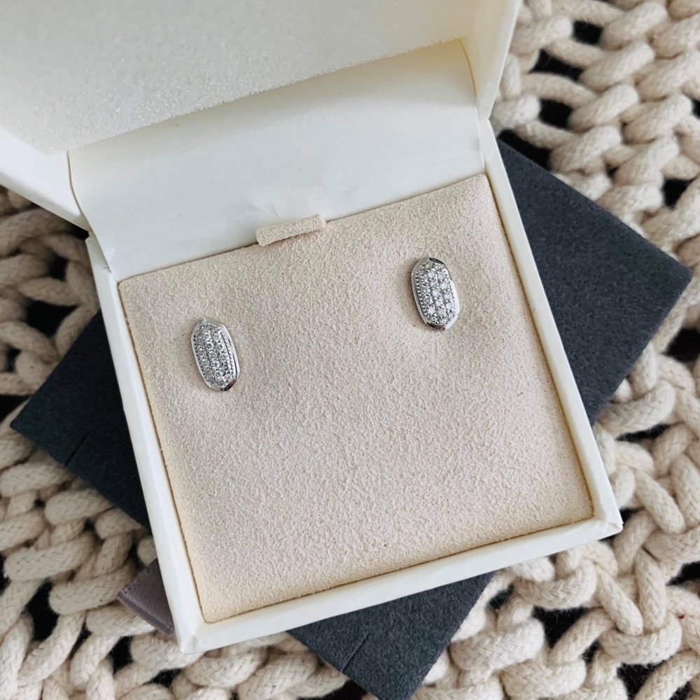 EUC Kendra Scott White Gold Amalee Fine Stud